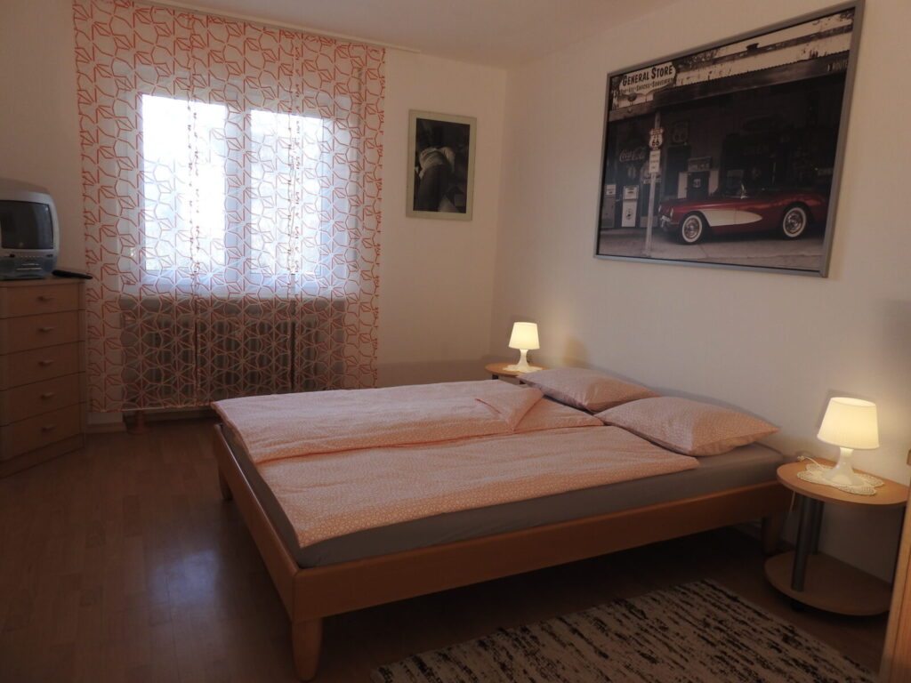 Seitensprungzimmer, Hohentengen, Bett